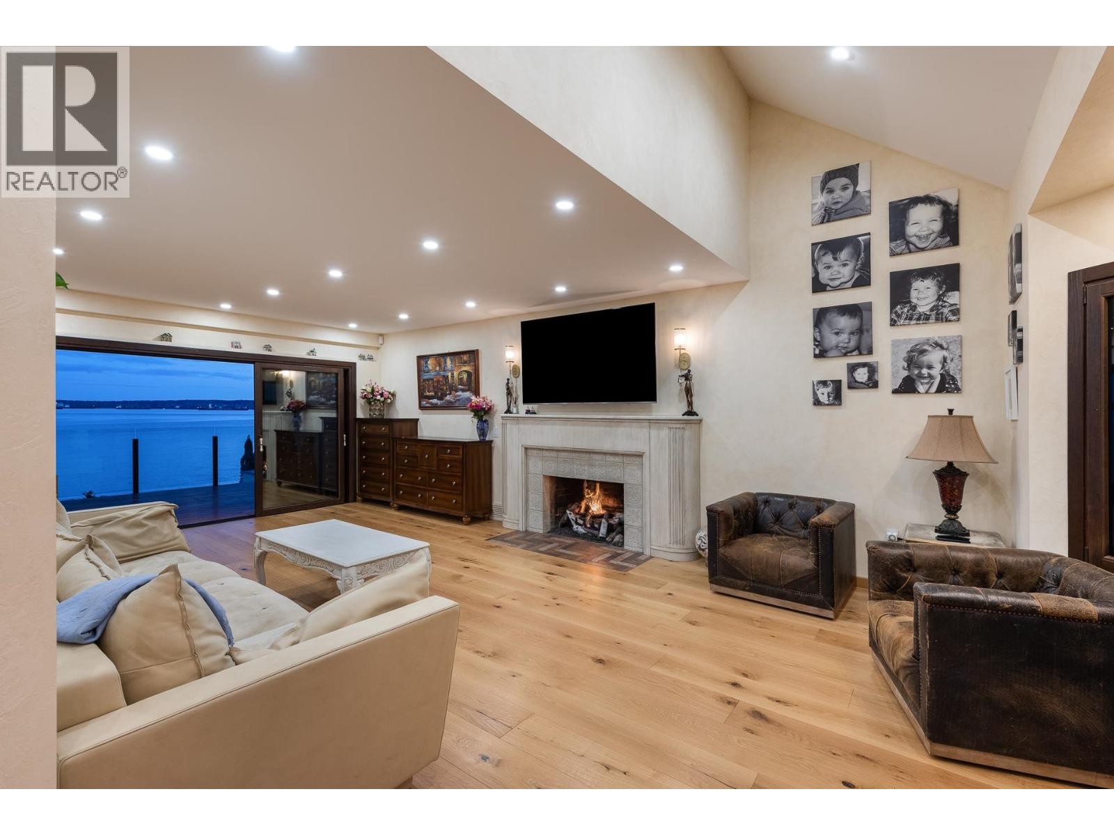 3298 RADCLIFFE AVENUE