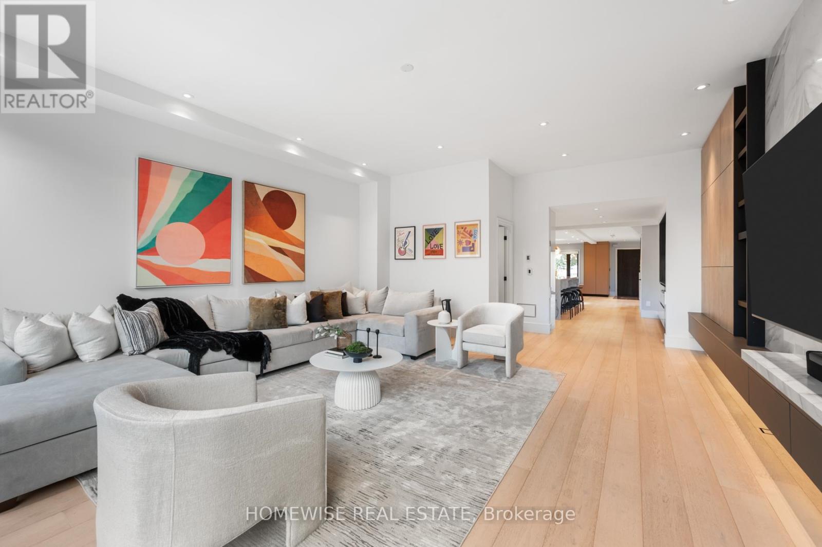 20 CLOVELLY AVENUE
