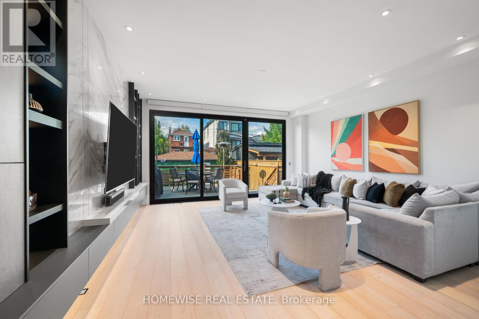 20 CLOVELLY AVENUE