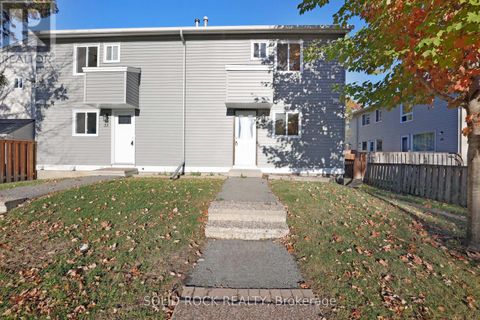 35 THISTLEDOWN COURT Ottawa ON K2J1J4