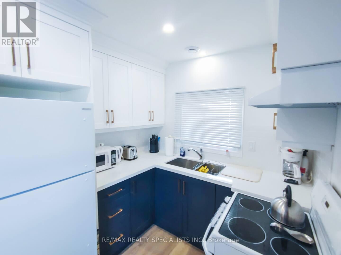 12209 LAKESHORE ROAD