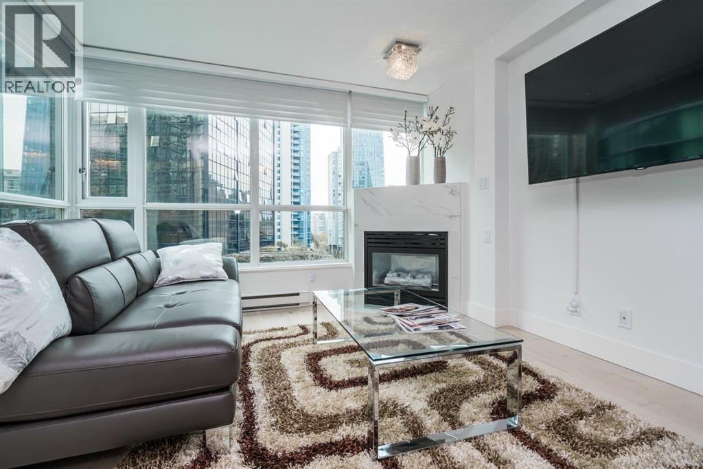 902 1328 W PENDER STREET