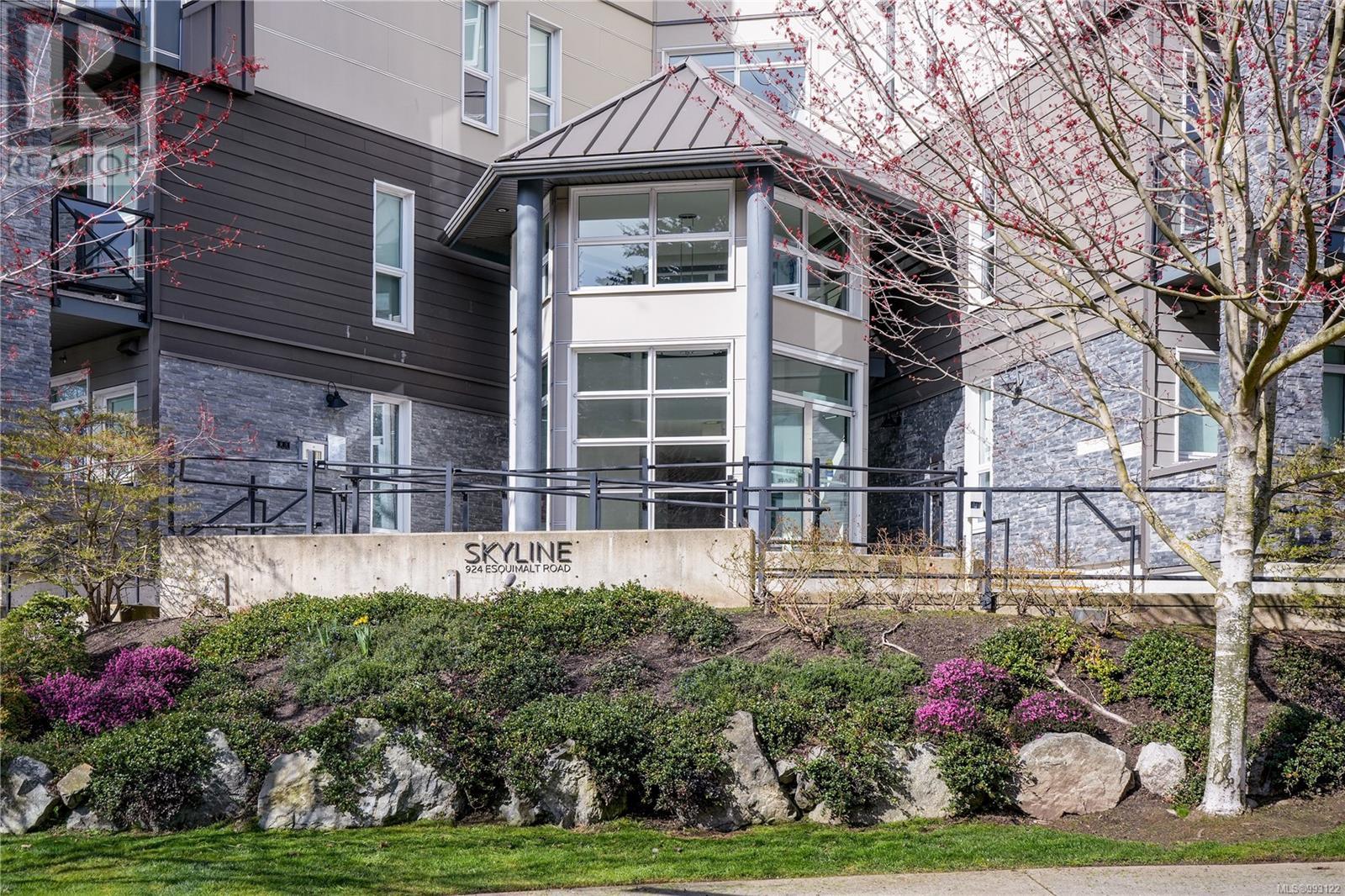 302 924 Esquimalt Rd