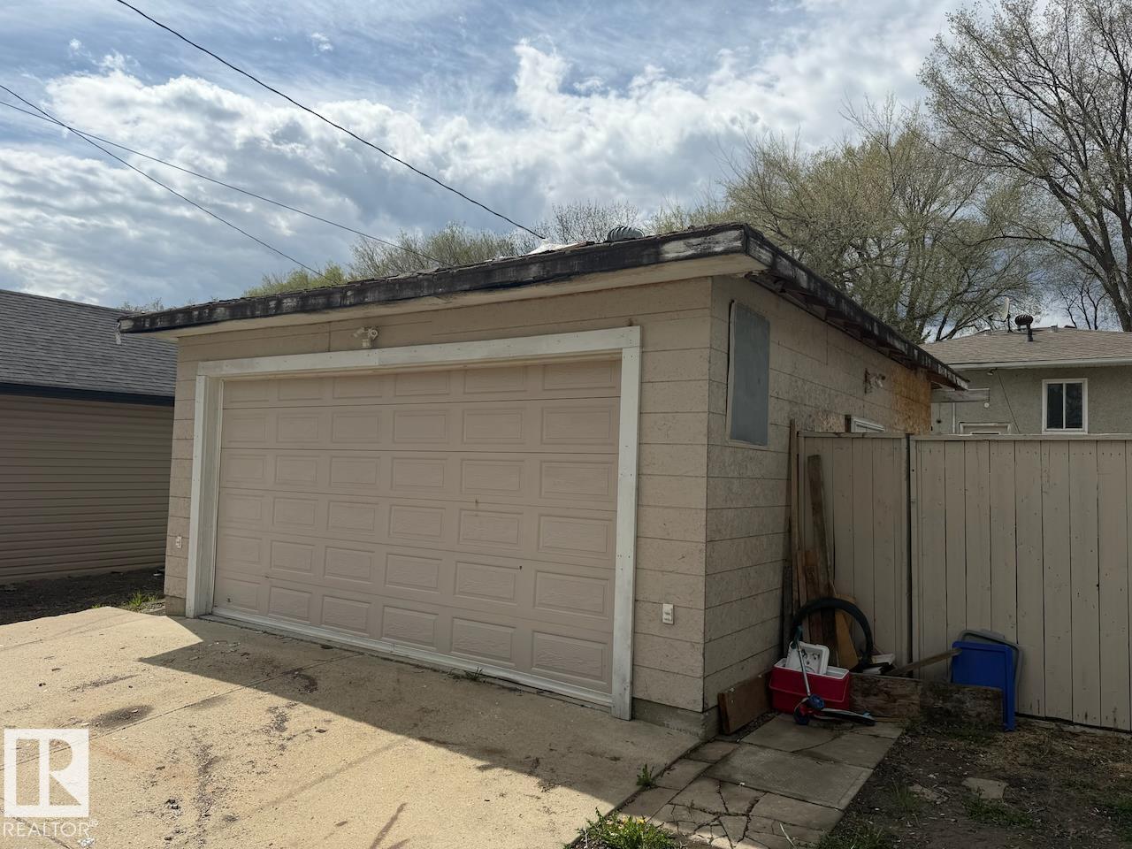 11839 56 ST NW