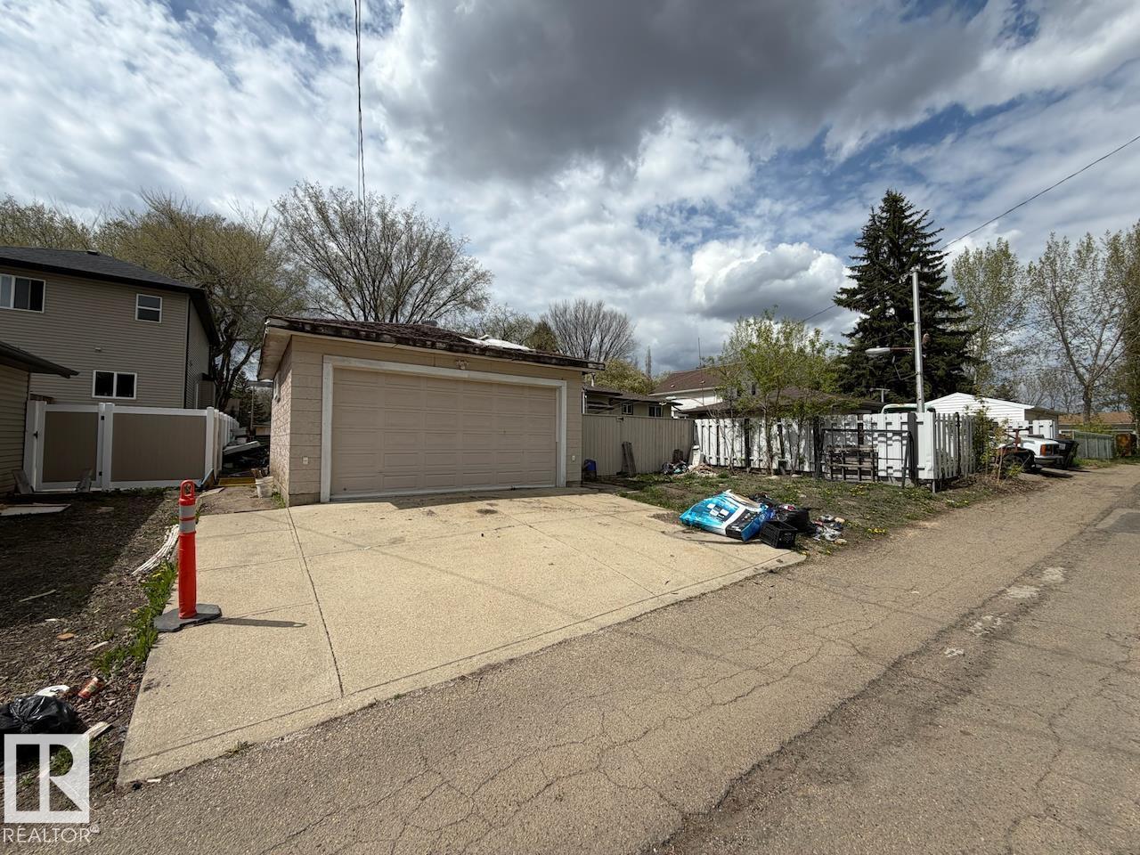 11839 56 ST NW