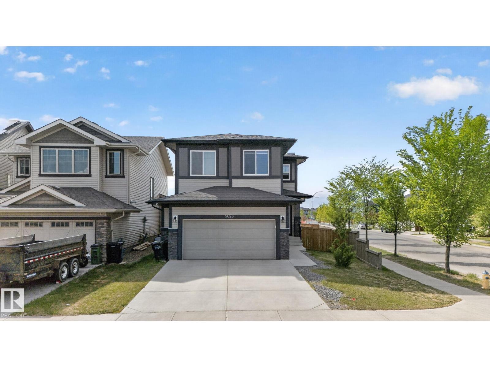 9628 221 ST NW