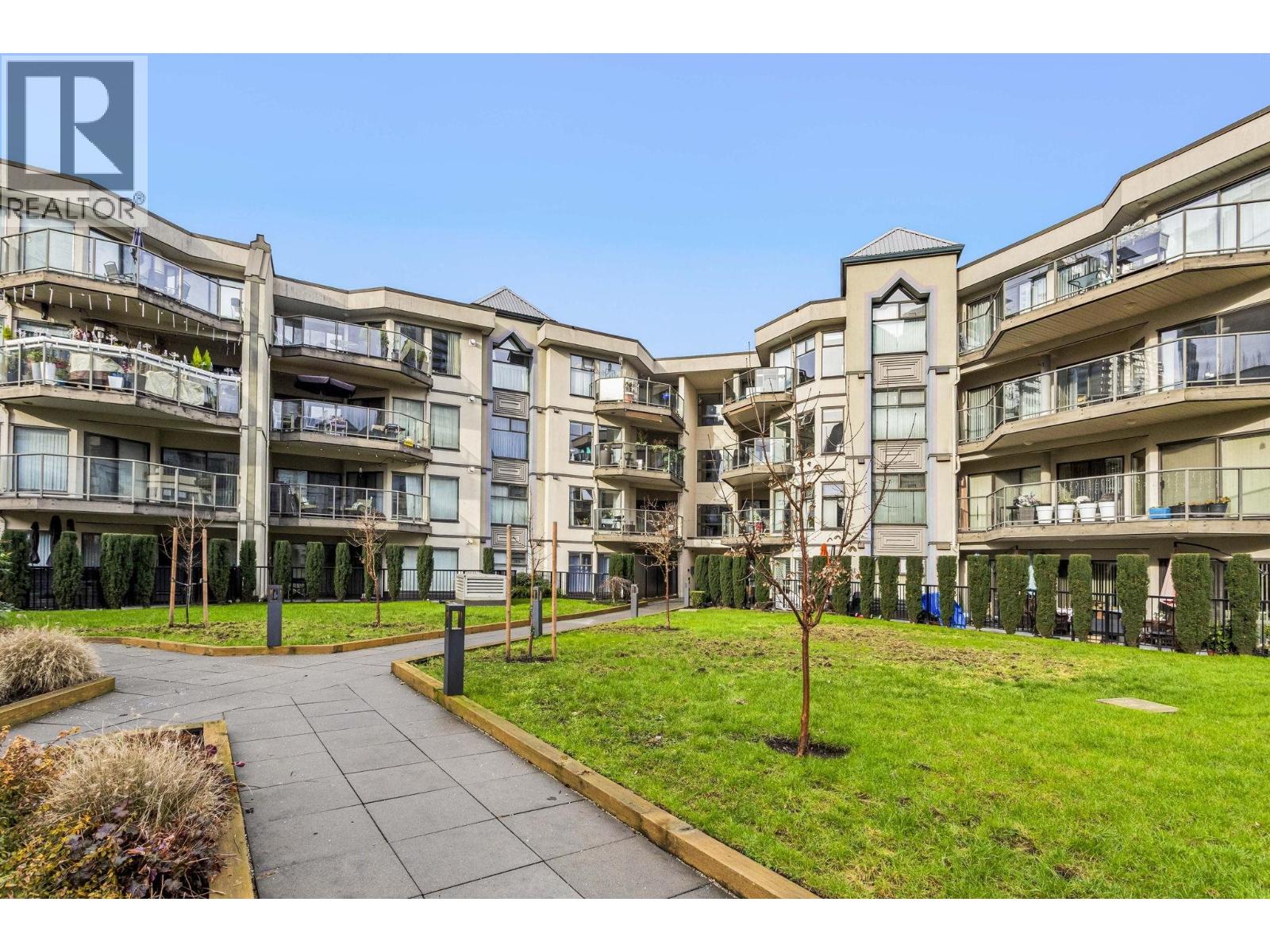 215 2968 BURLINGTON DRIVE