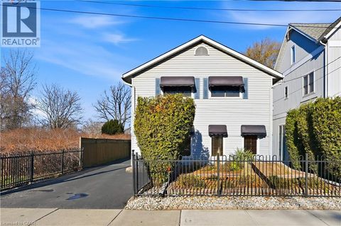 21 ARDEN Avenue Hamilton ON L8H7C2