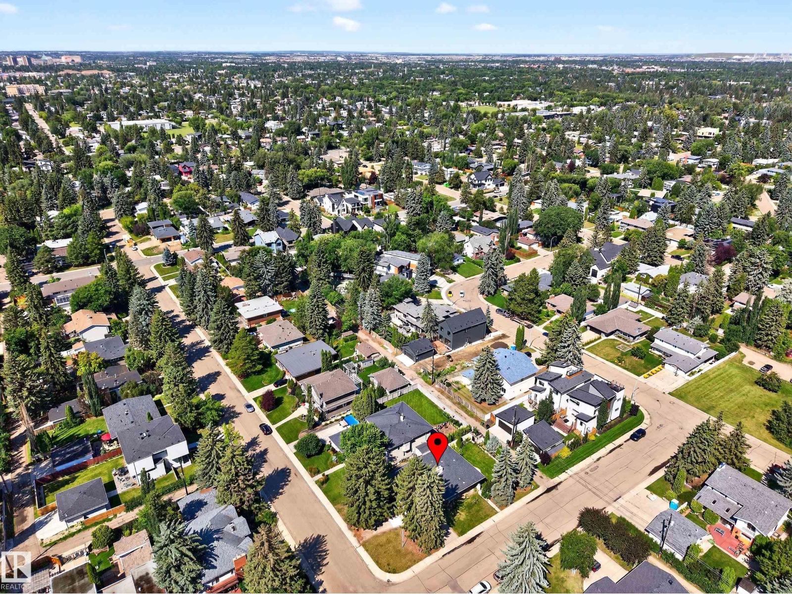 8804 138 ST NW