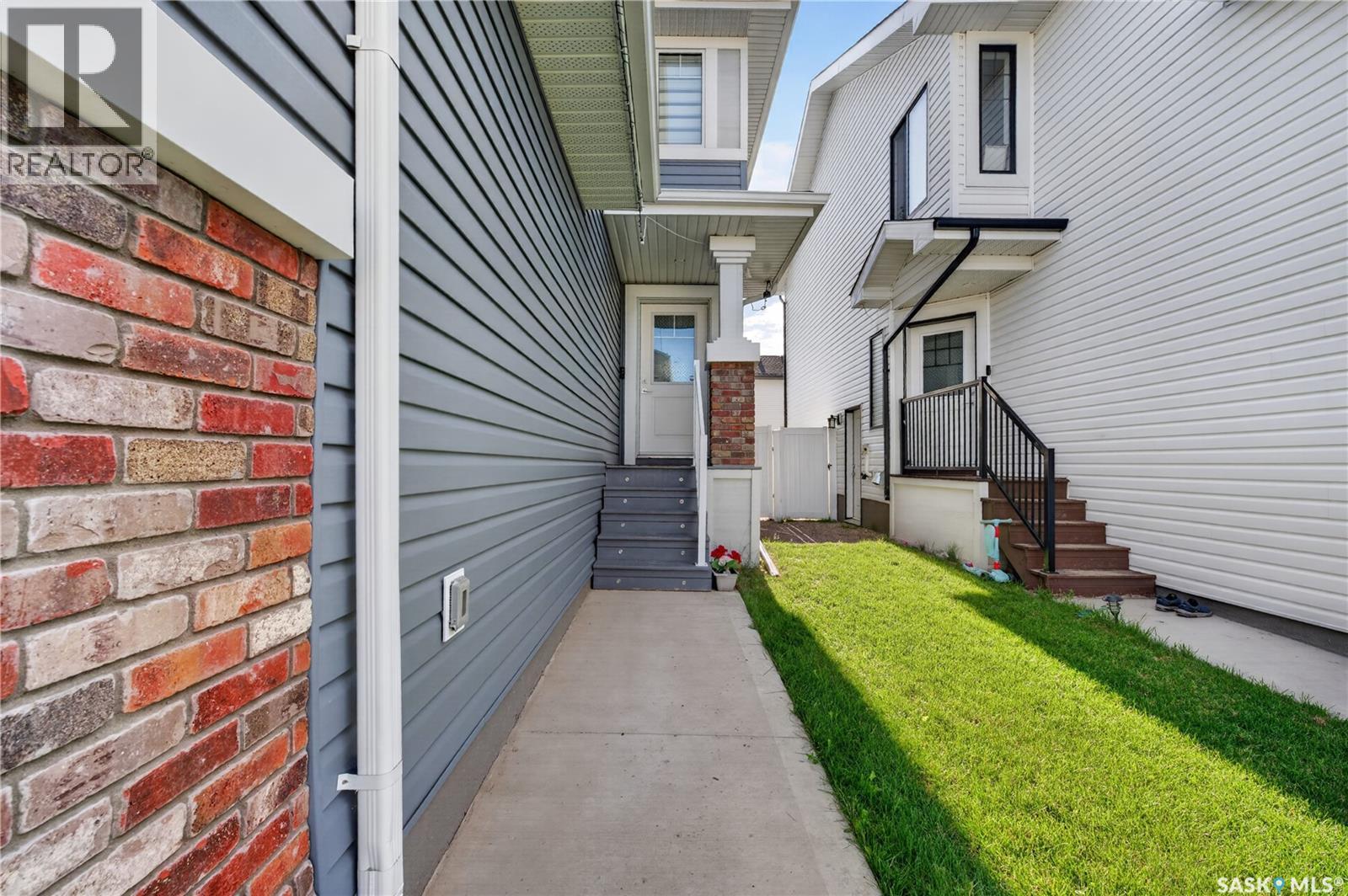 4764 Mutrie CRESCENT