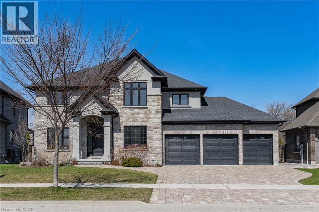 581 MANOR RIDGE Crescent