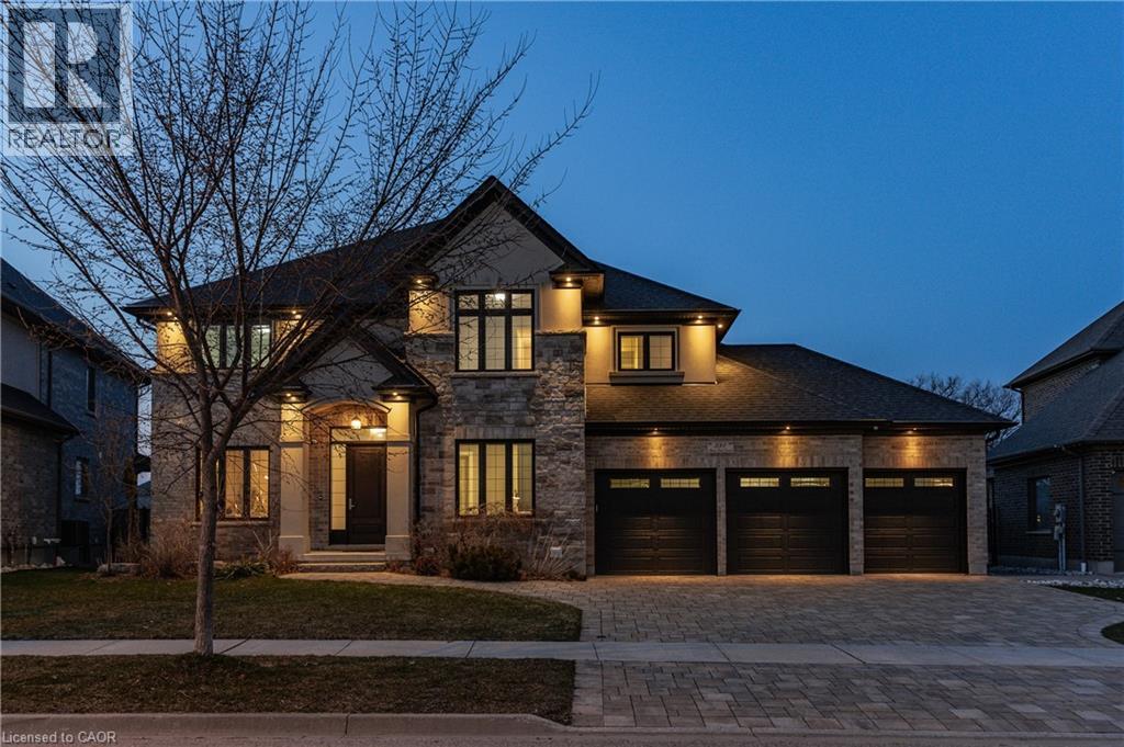 581 MANOR RIDGE Crescent