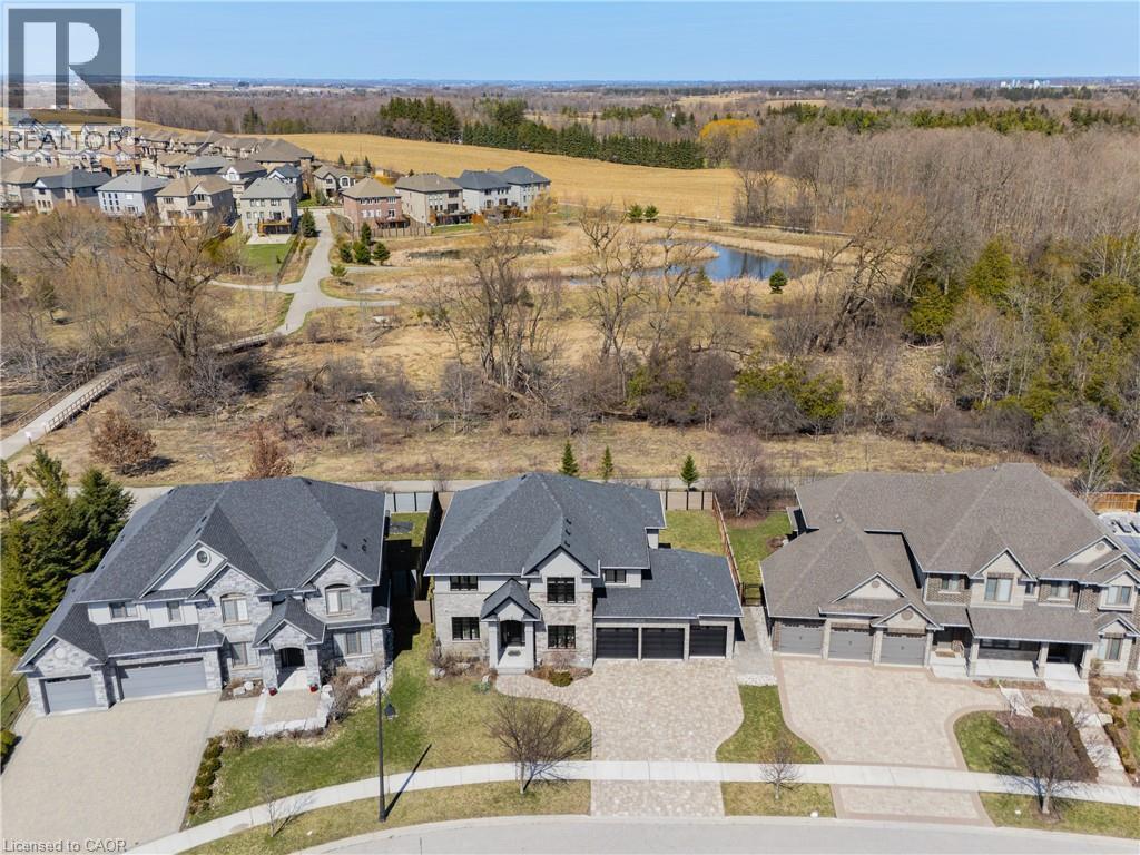 581 MANOR RIDGE Crescent