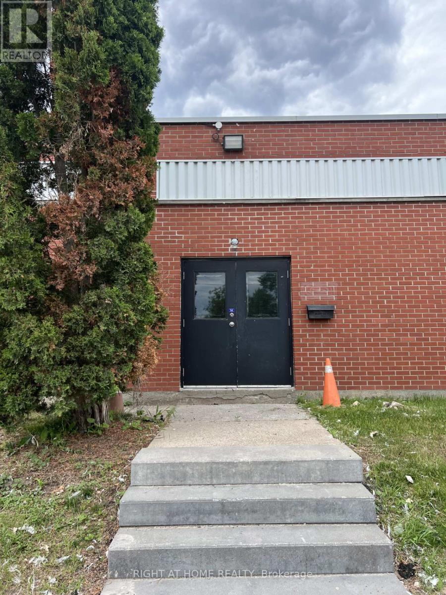 1 - 192 HICKSON AVENUE
