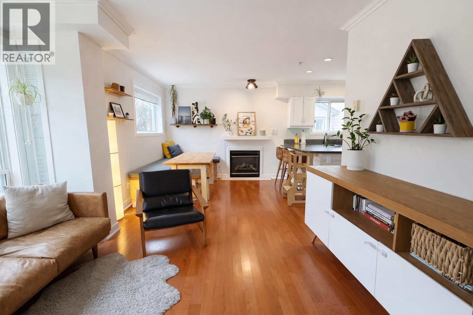6 1233 MAIN STREET
