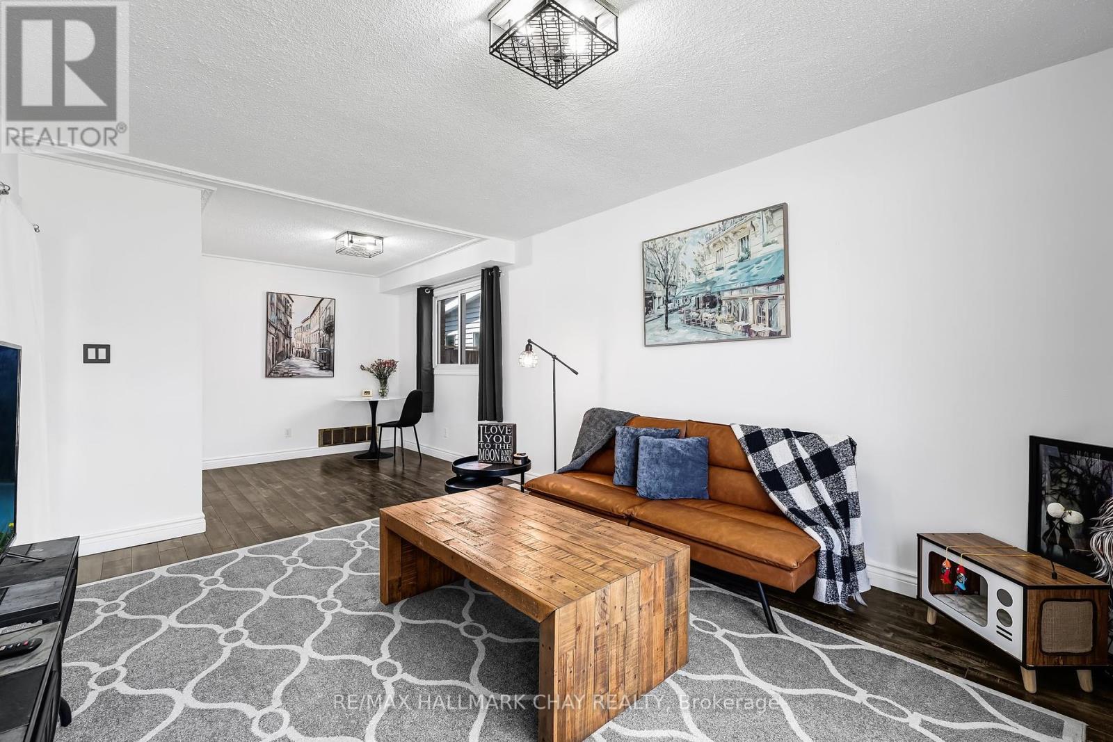 185 TUPPER STREET W