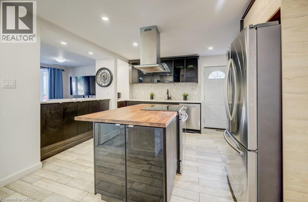 54 SEVENTH Avenue