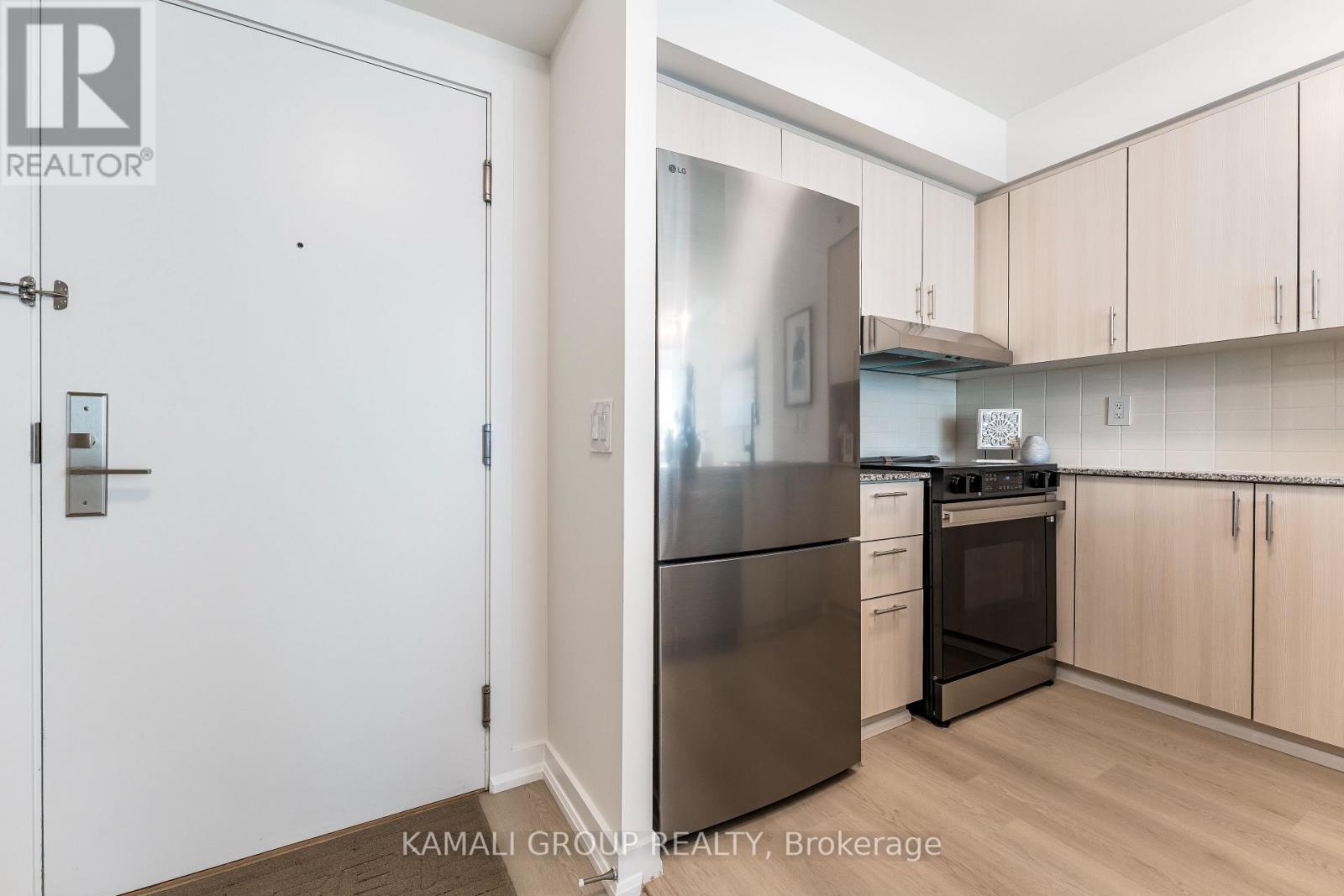 1608 - 5740 YONGE STREET