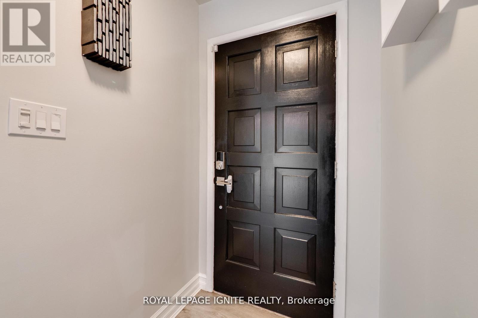 1761 DALEVIEW CRESCENT