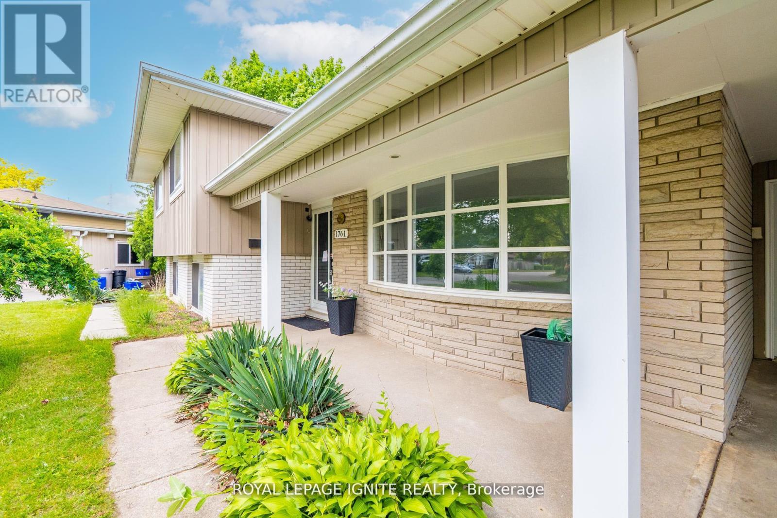 1761 DALEVIEW CRESCENT