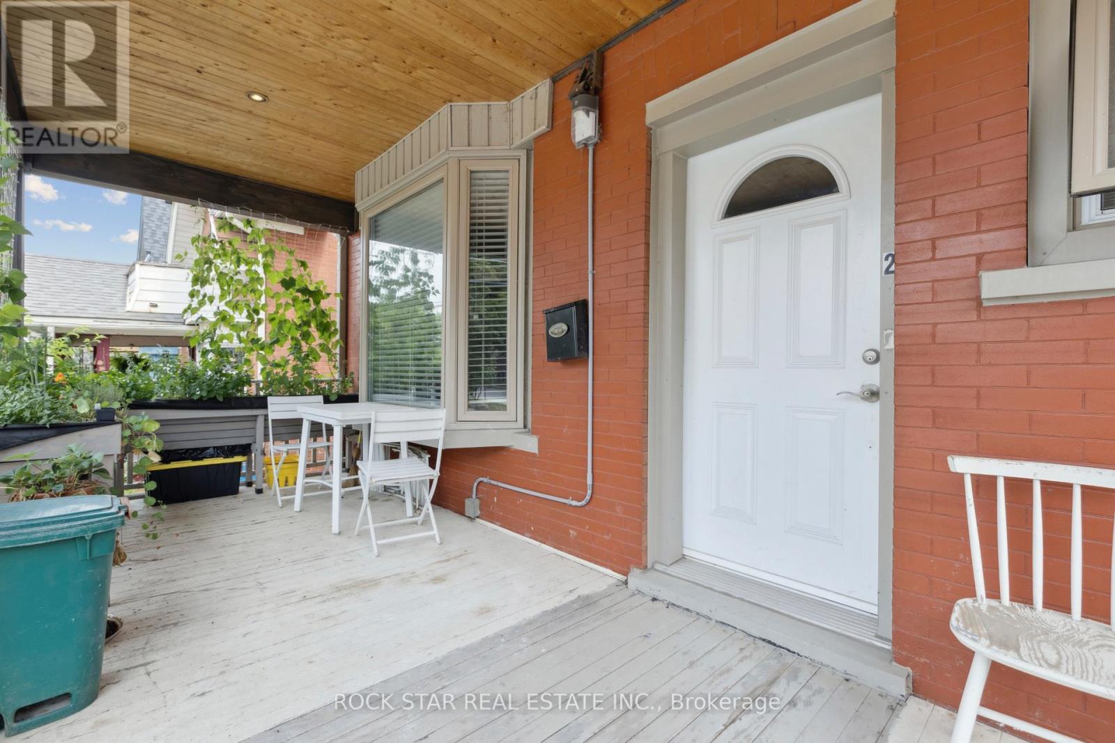 43 EBY STREET S