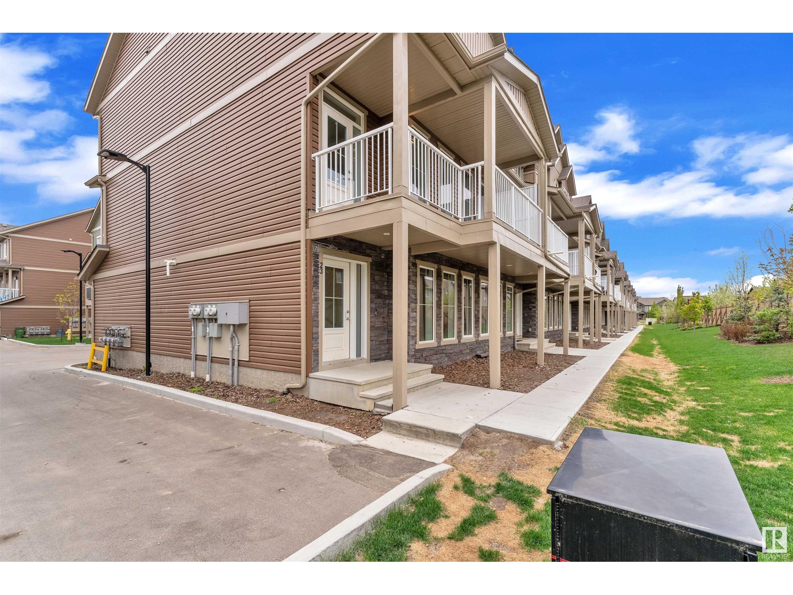 #23 1051 GRAYDON HILL BV SW