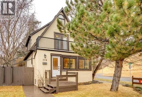 719 29 Avenue SW Calgary AB T2S0P2