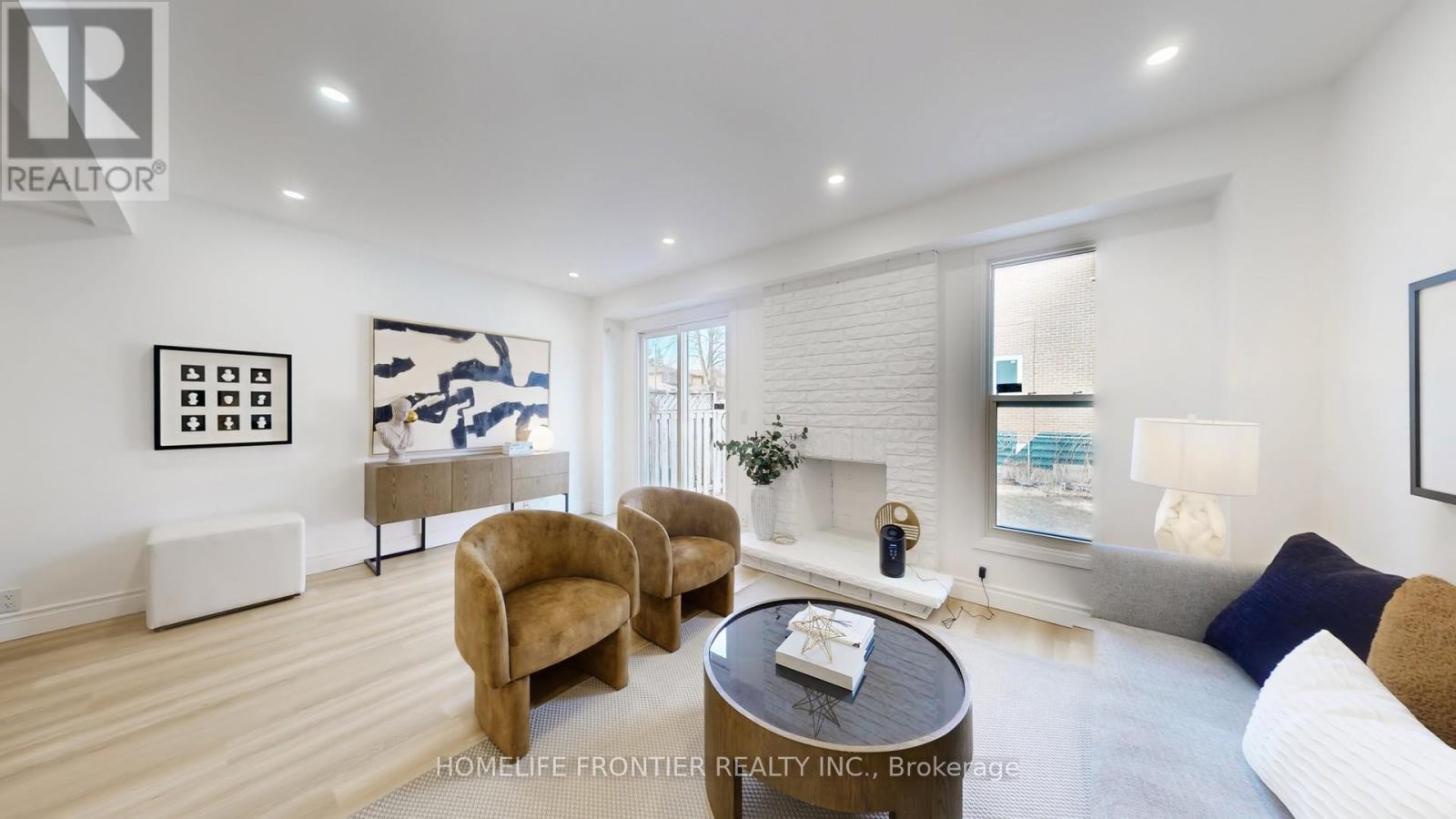 Photo 1 of 35 — 42 GREEN SPRING DRIVE, Toronto (Milliken), ON M1V2B1