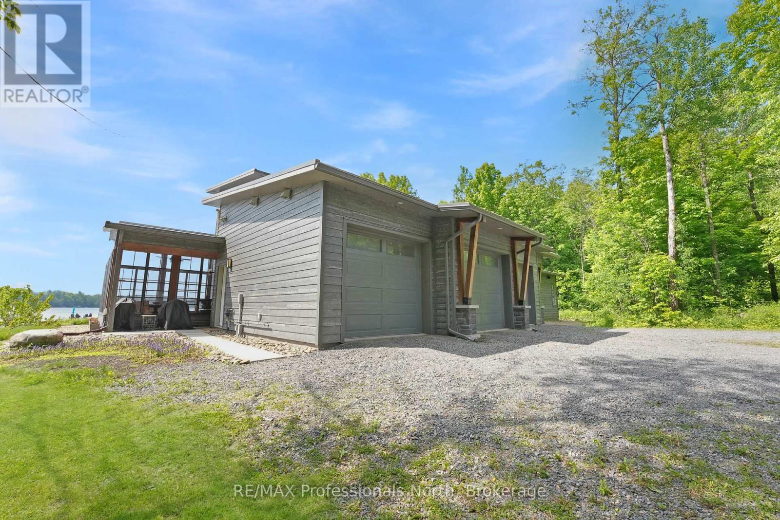 1049 TWIN ROCKS LANE