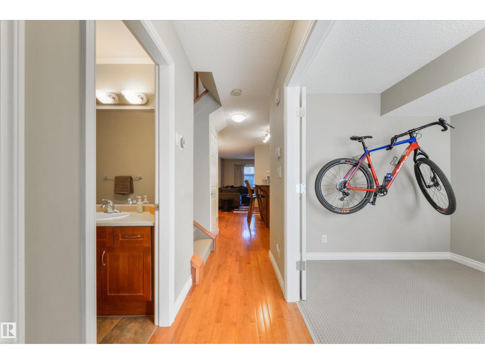 3 9026 Jasper Ave AV NW