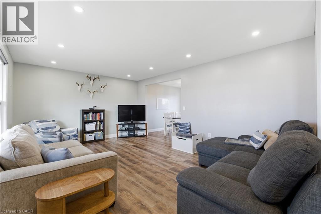 21 LENA Crescent
