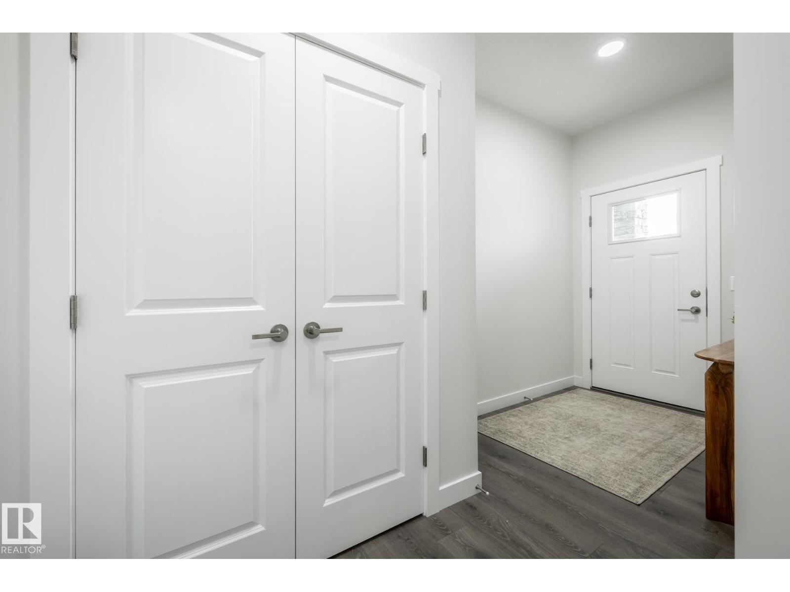 2639 5 AV SW