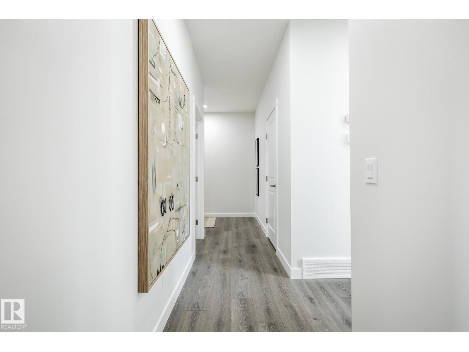 2639 5 AV SW