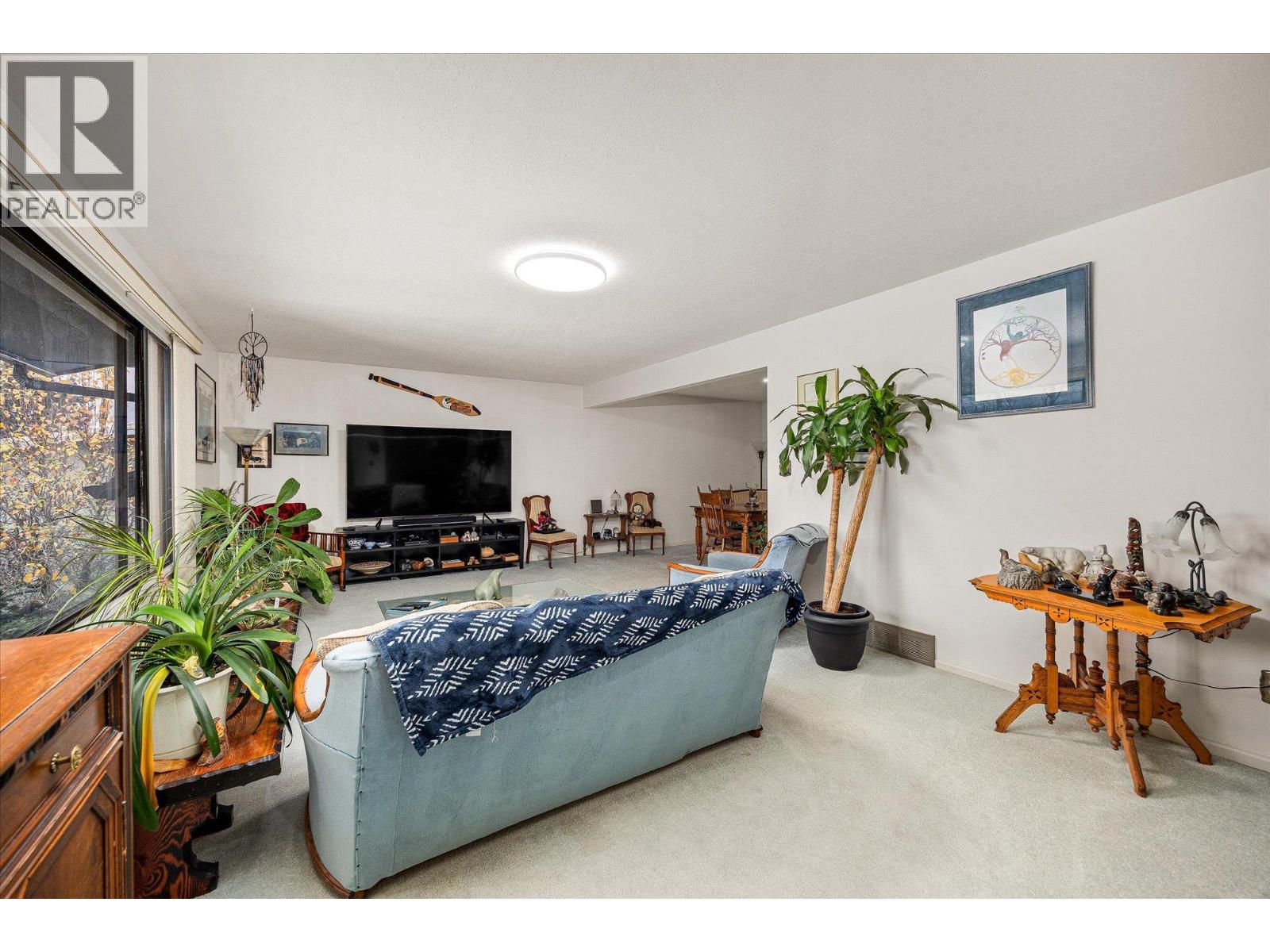 2425 Collingwood Road