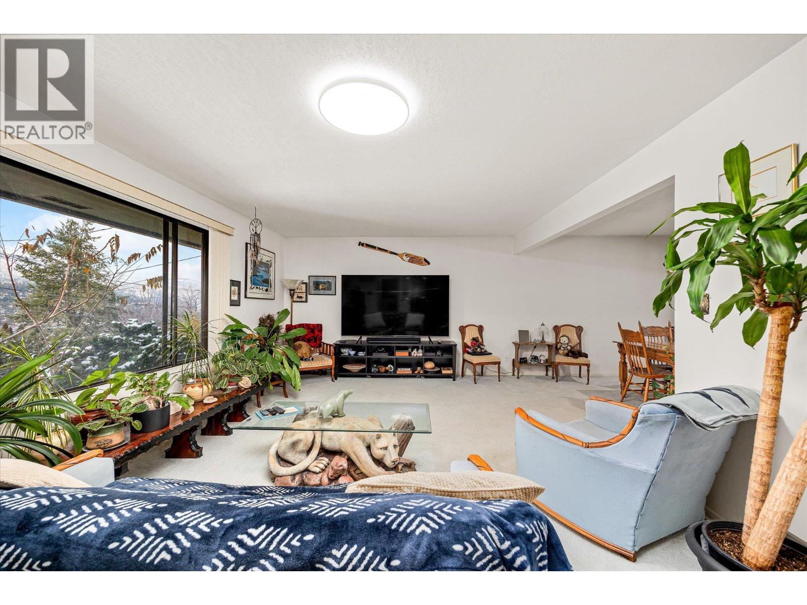 2425 Collingwood Road