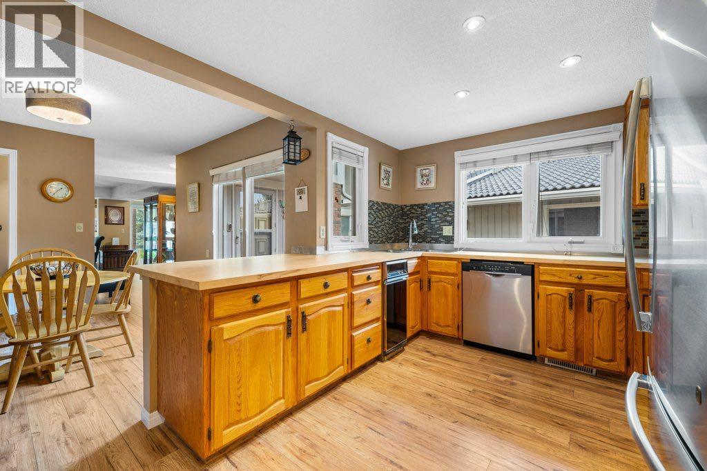 258, 20 Midpark Crescent SE