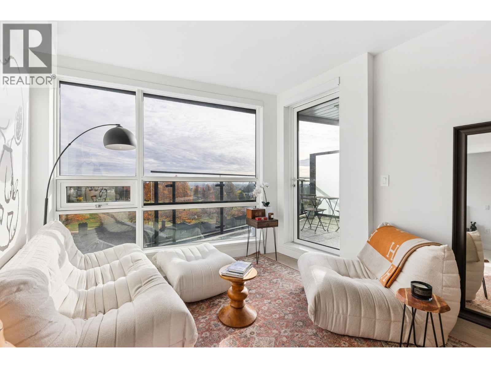 408 7638 CAMBIE STREET