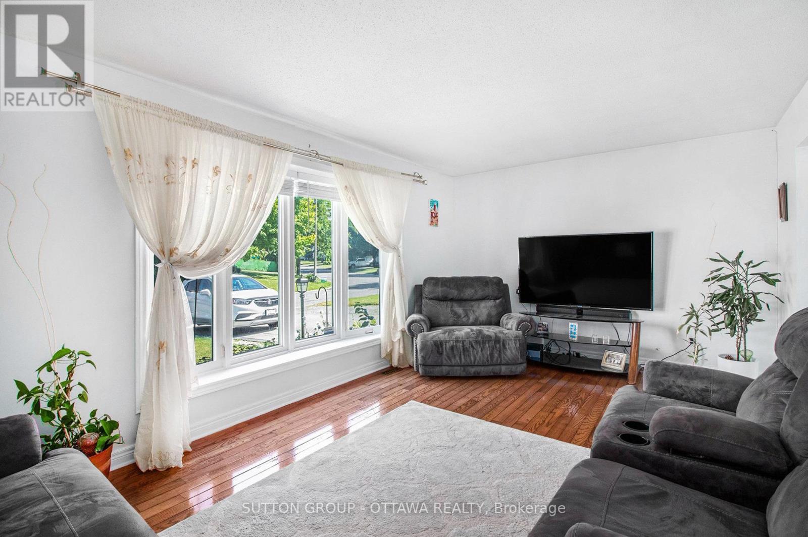 848 BORLAND DRIVE