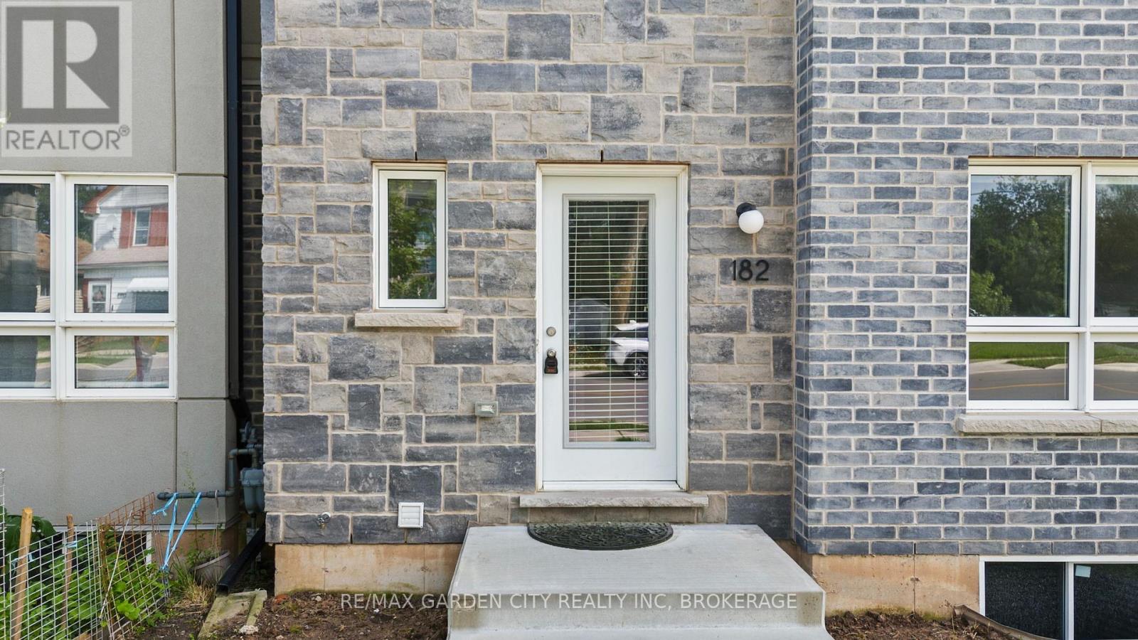 8 - 182 BROADWAY LANE