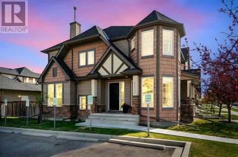 2526 Eversyde Avenue SW Calgary AB T2Y5G8