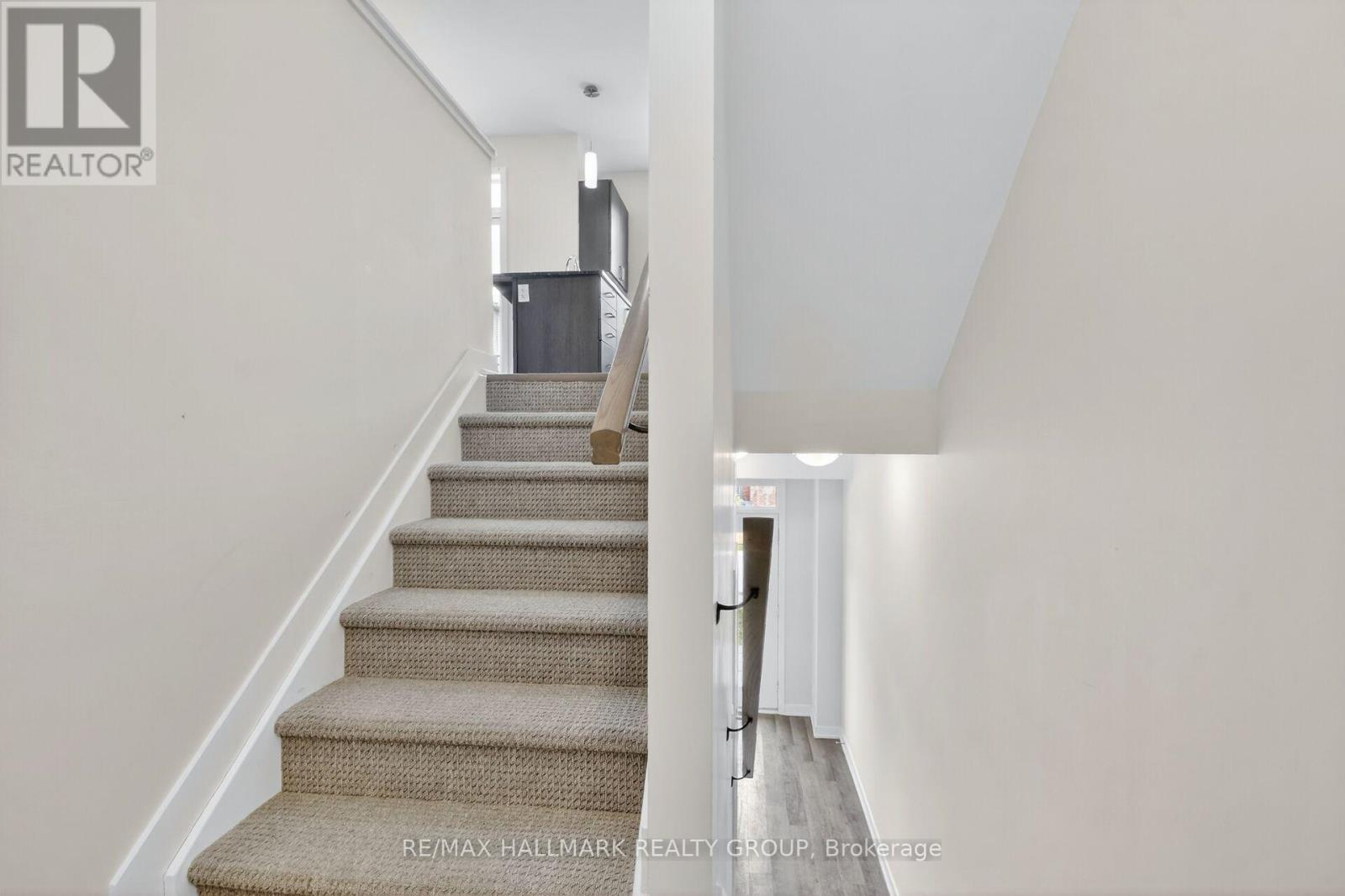 402 JEWELWING PRIVATE