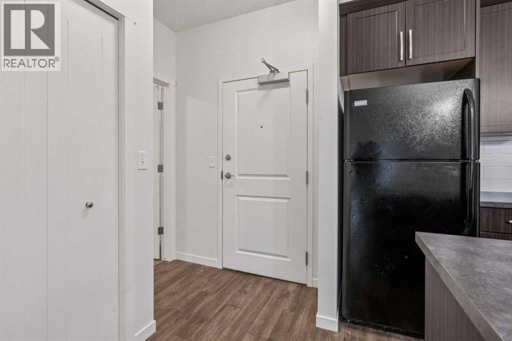 9211, 101 Sunset Drive