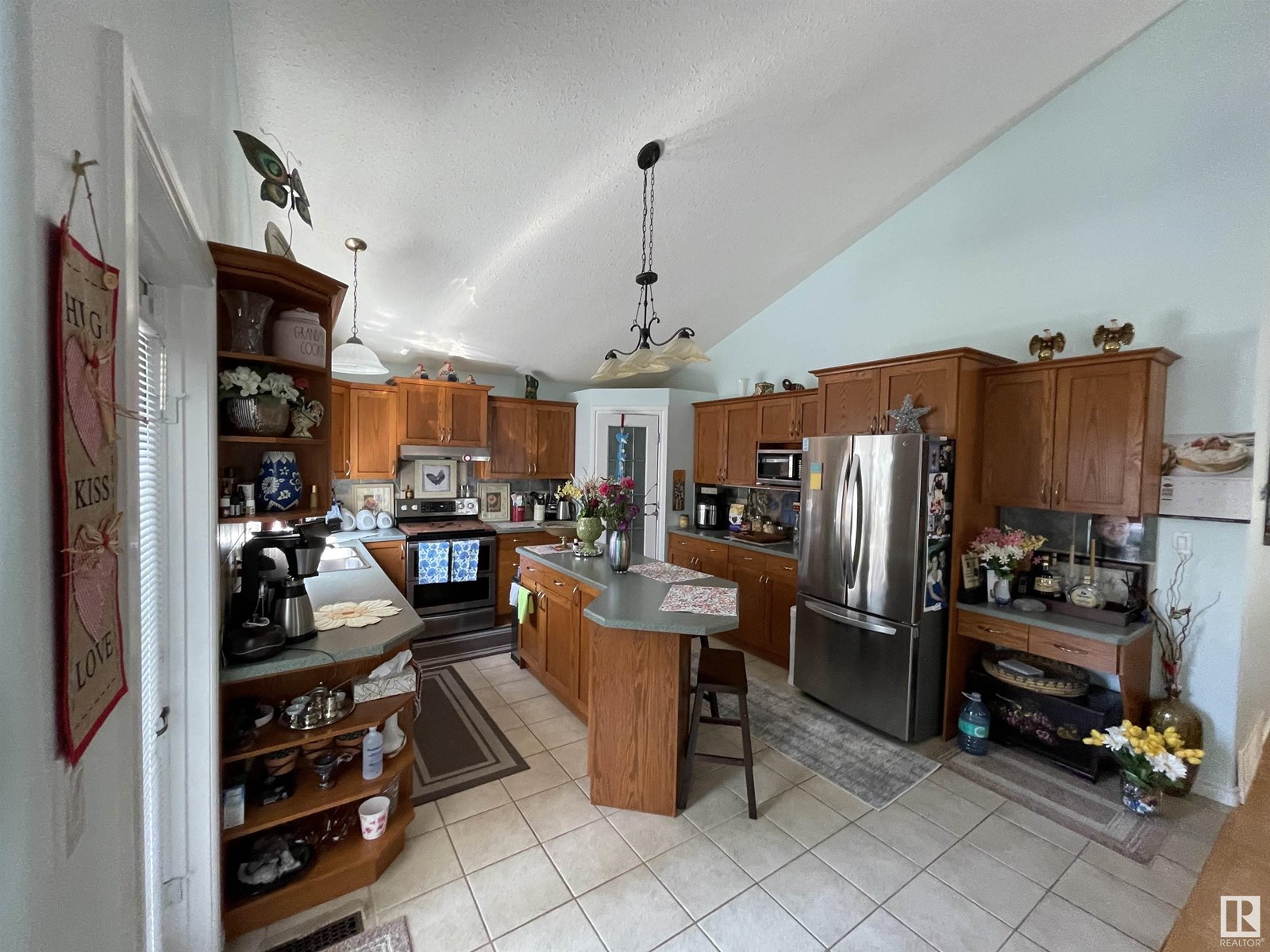 408 DAVENPORT DR