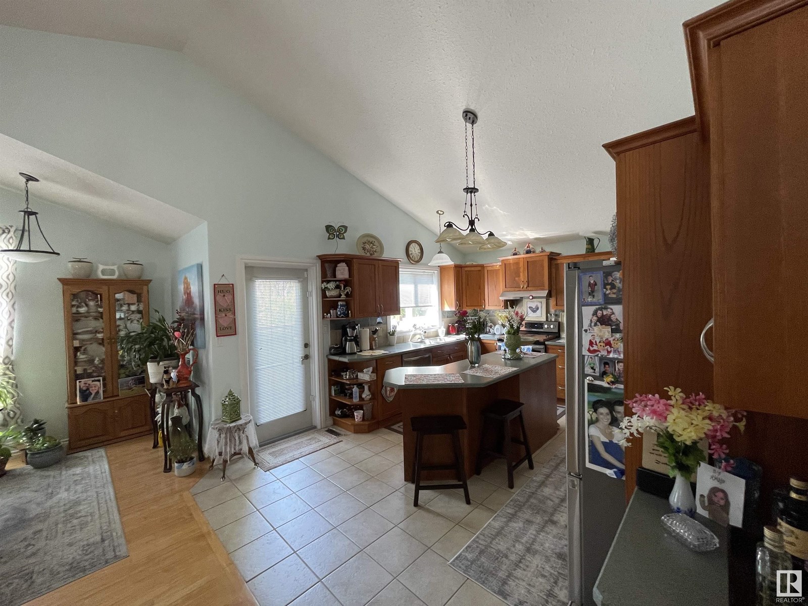 408 DAVENPORT DR