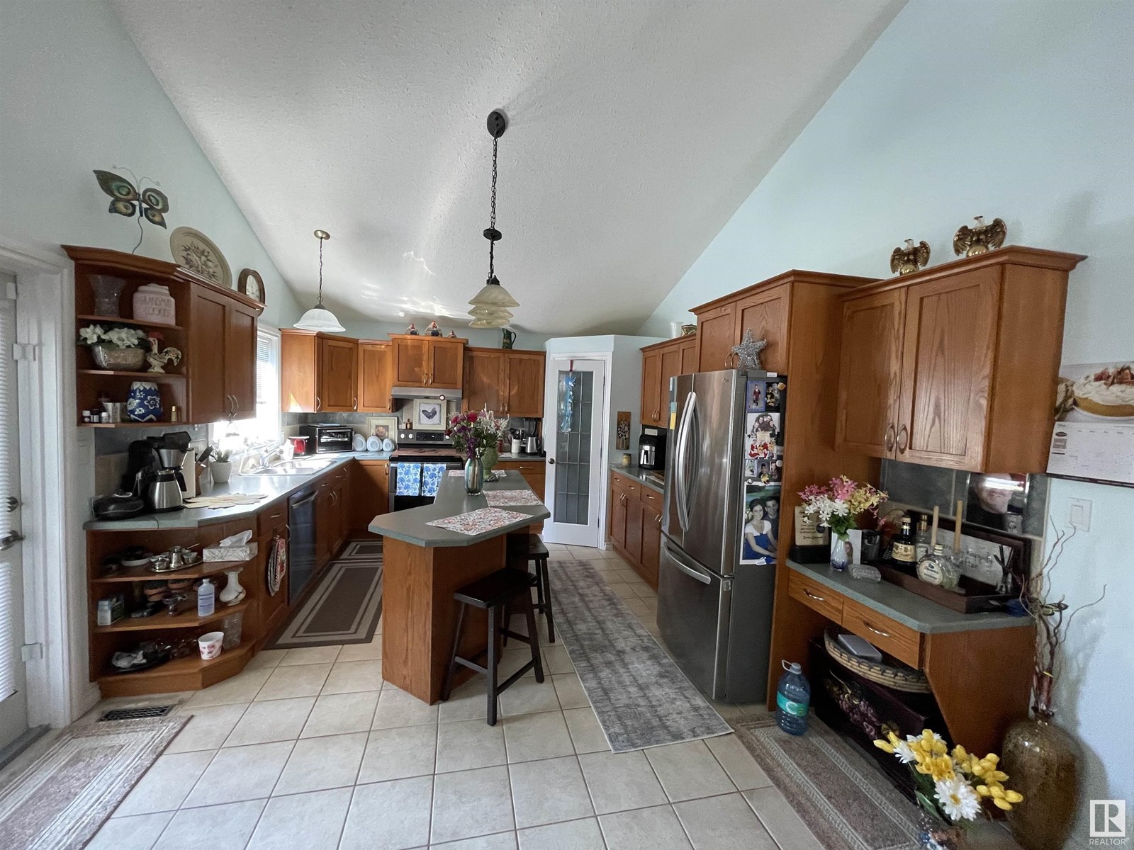 408 DAVENPORT DR