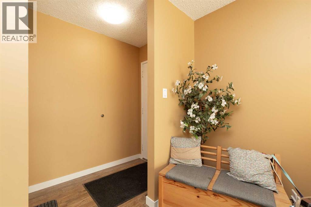 78 Pensacola Court W