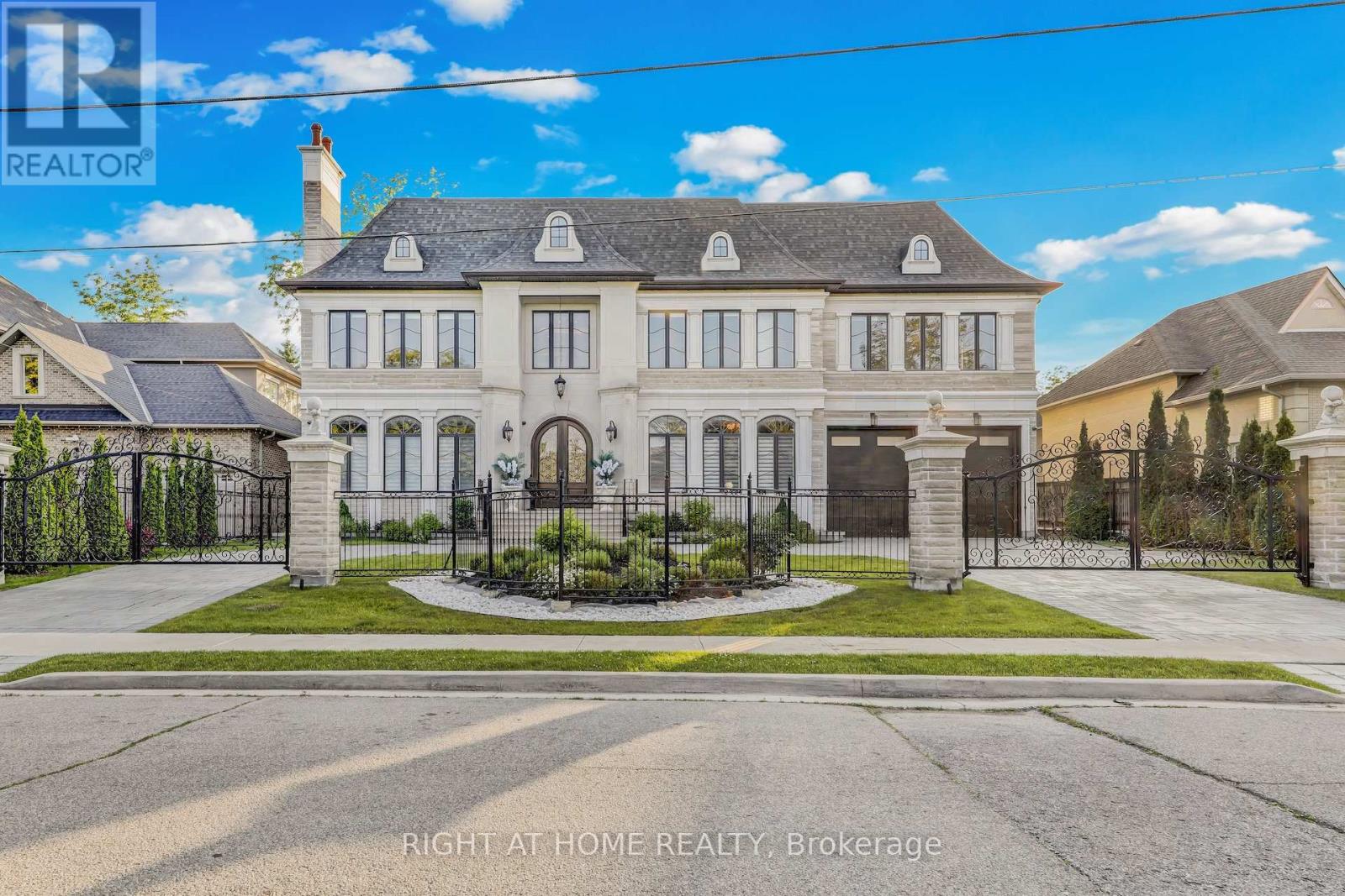 10 YONGEVIEW AVENUE