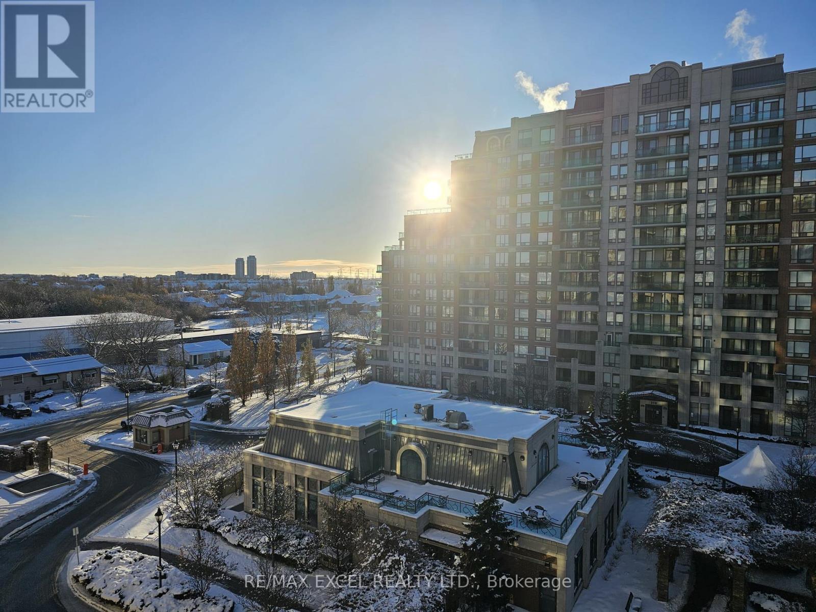 712 - 350 RED MAPLE ROAD