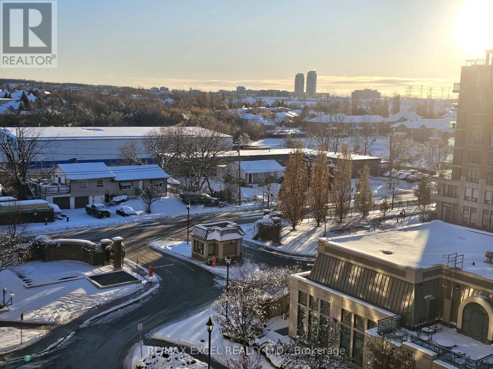 712 - 350 RED MAPLE ROAD