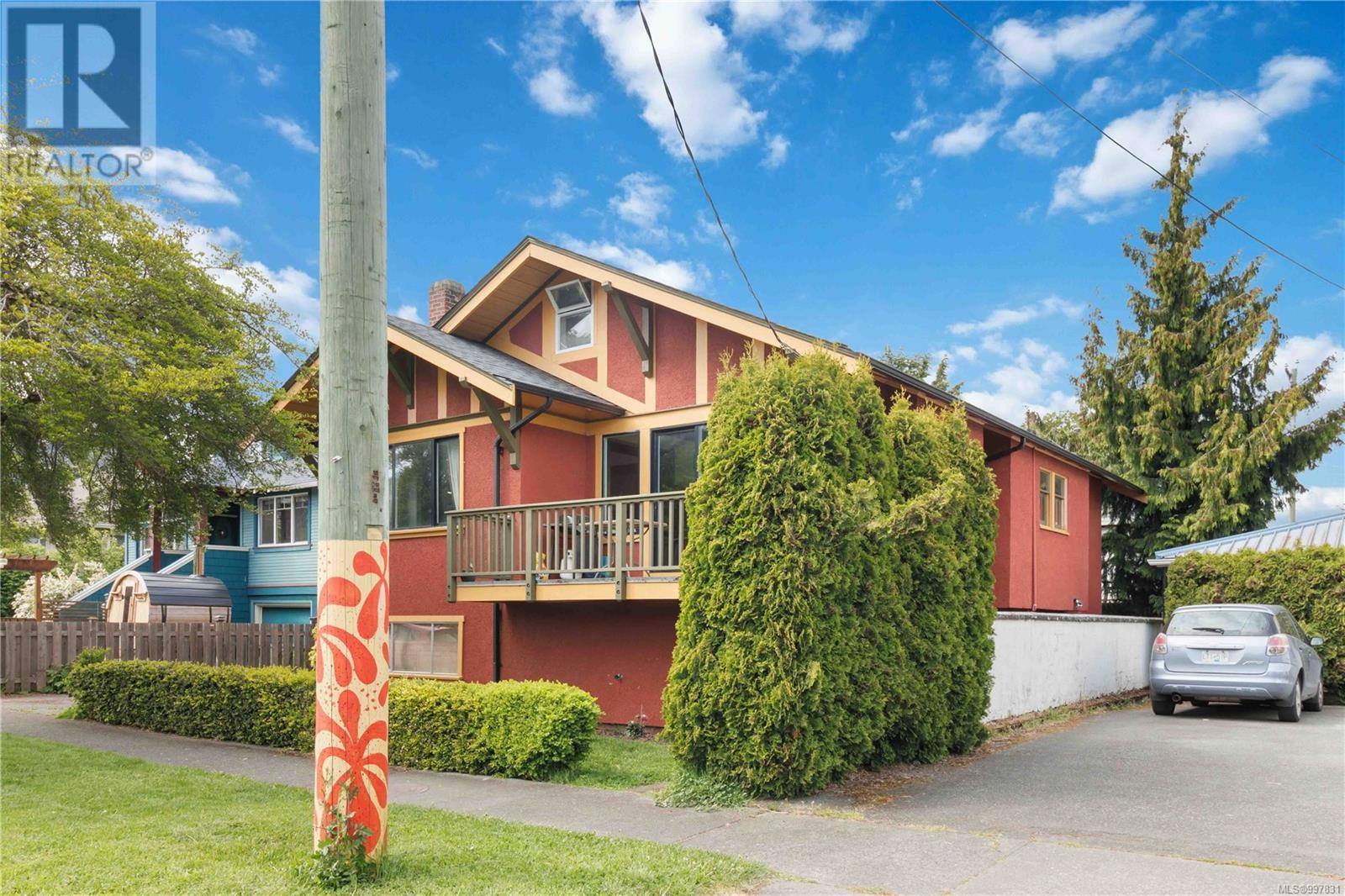 940 Empress Ave